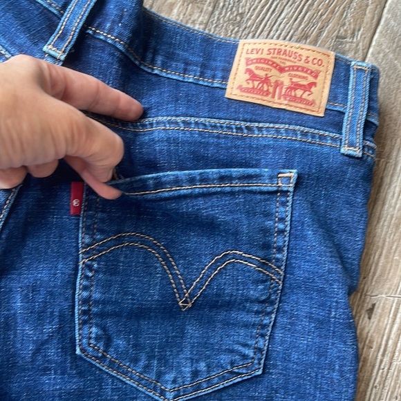 LEVI’S 🌟MID LENGTH SHORT 🌟JEAN SHORTS, 31 - Picture 7 of 12